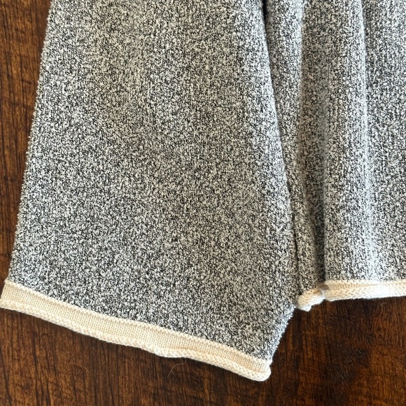 Fantastic Fawn | Gray Boxy “Nelly” Sweater with Contrasting Cream Trim - Picture 5 of 9